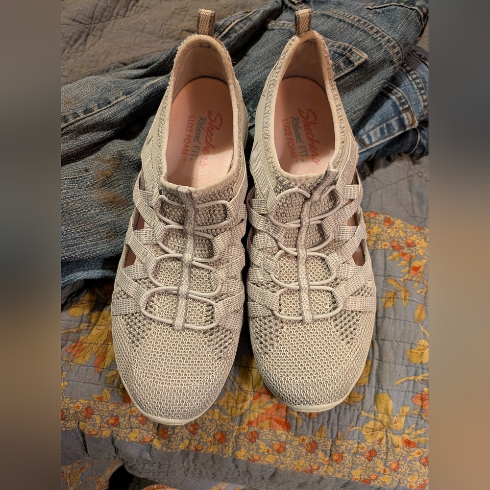 Skechers Women's Light Gray Slip on Sneakers